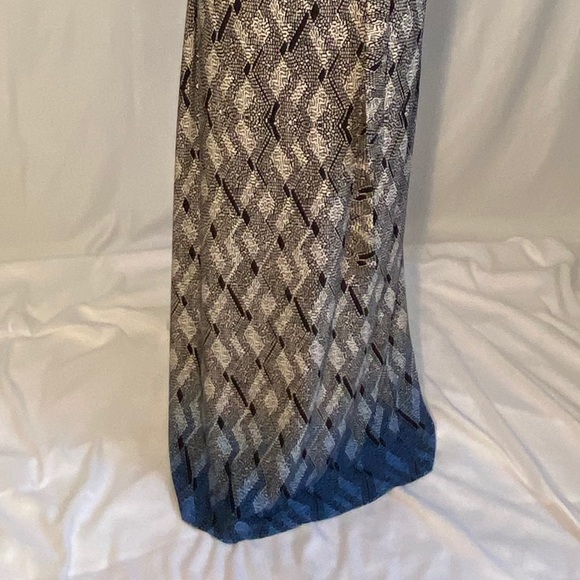 A Liz Claiborne stunning dress - Picture 3 of 9